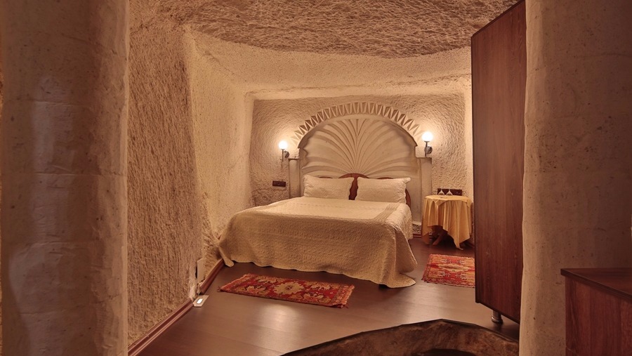 View Cave Hotel Rooms